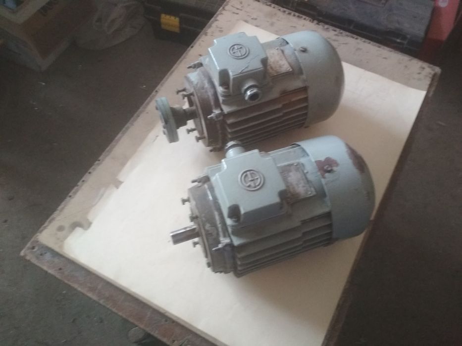 Продаются двигатели.