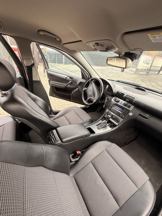 Mercedes C 220 150CP AUTOMAT