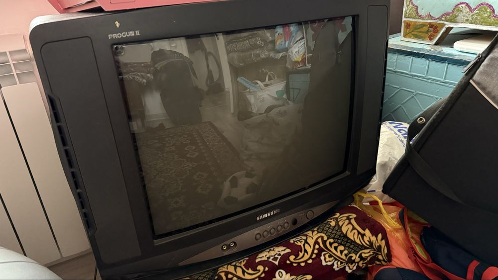 Продам телевизор работает за 5 тыс тенге