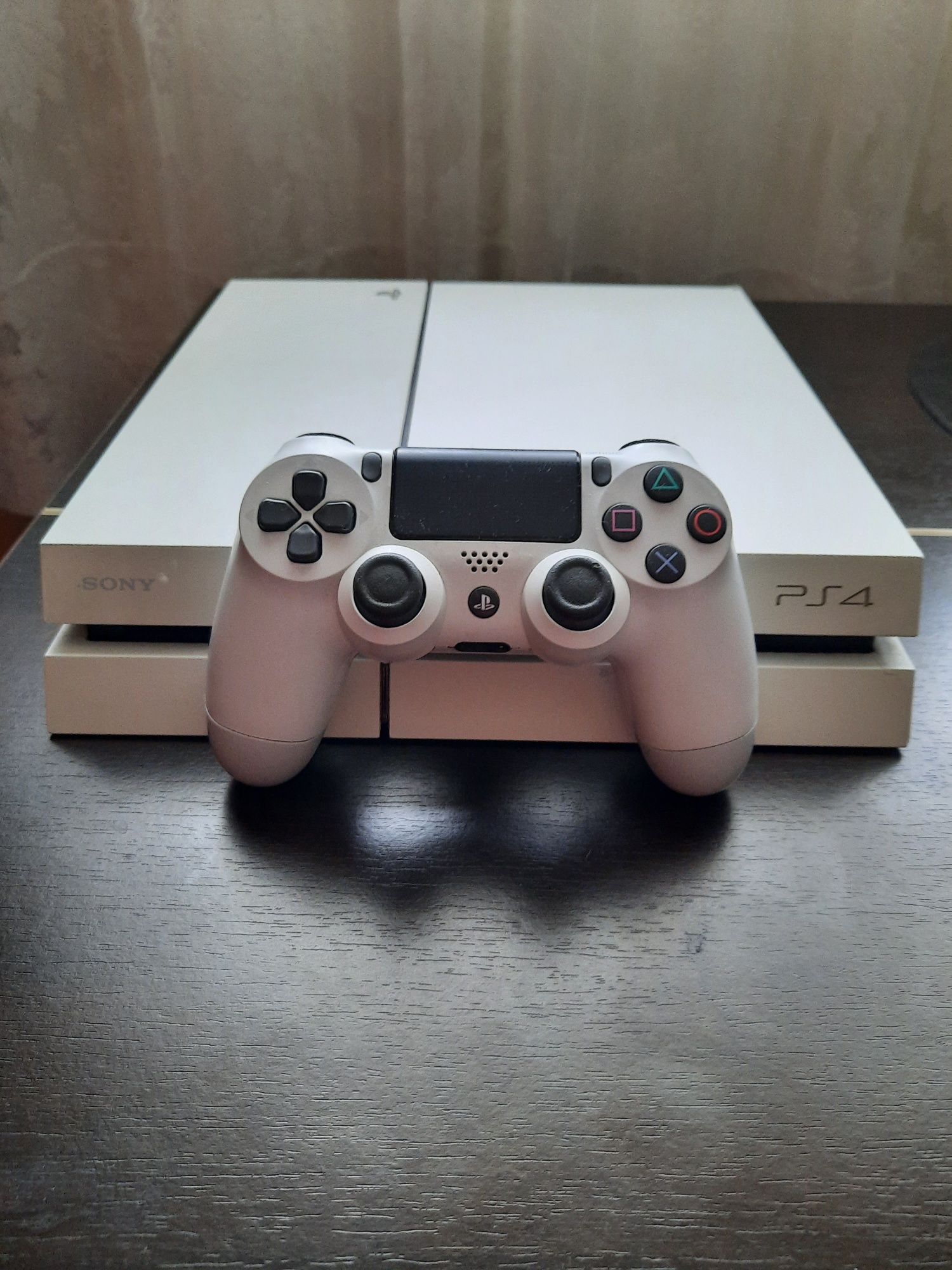 Consolă PlayStation 4