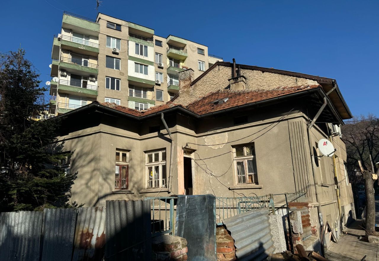 Продава се Къща в Дупница - 60 кв.м за 2167 €/кв.м - Снимка #1