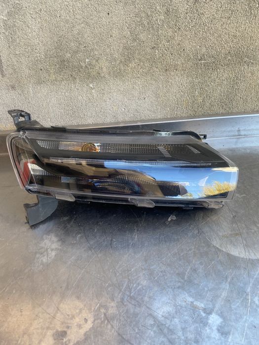 Far drl led semnalizare dreapta Dacia Spring 1