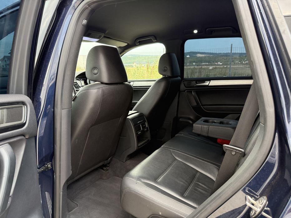 Vw Touareg R-line • 3.0 Diesel • 245cp • 2013 • Volan pe Dreapta