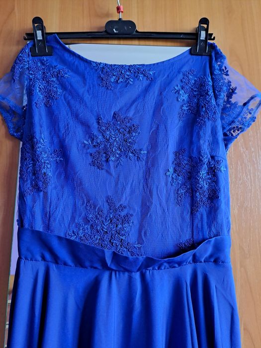 Vând Rochie Eleganta Mărimea-L Nouă Italia