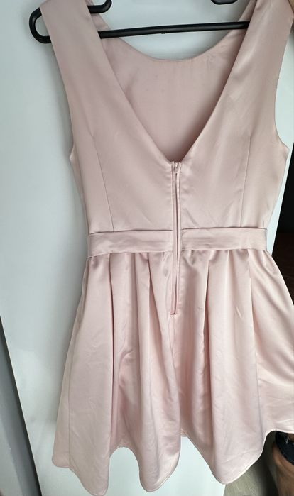 Рокля цвят пудра размер 38