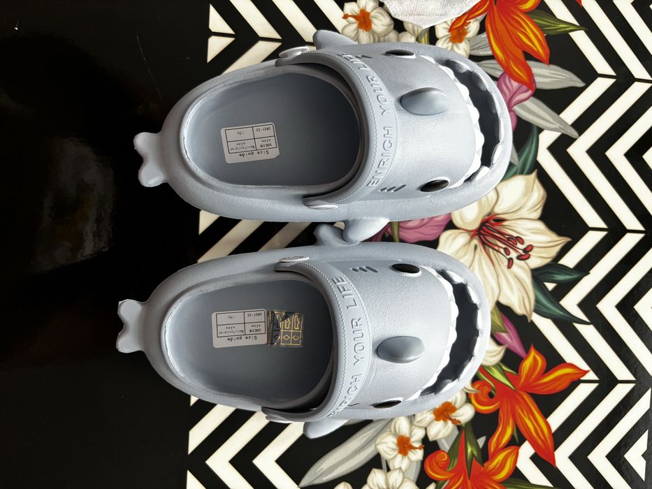 Papuci noi shark 17 cm