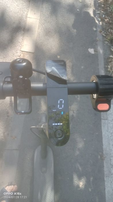 De vânzare trotineta electrica