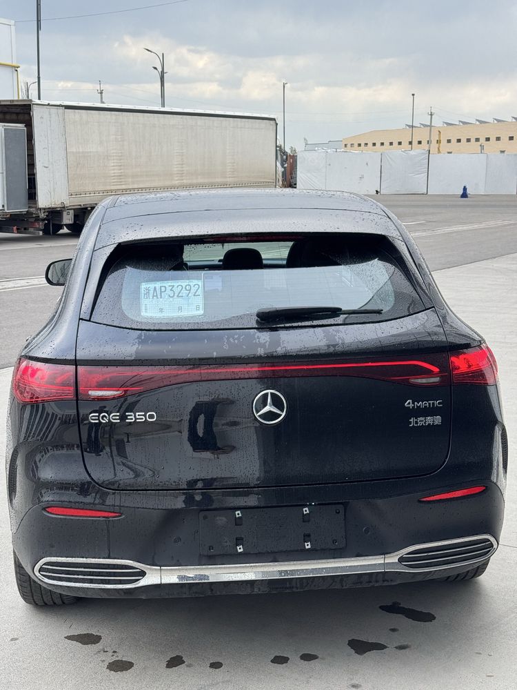 Mercedes-Benz Eqe 350 SUV 2023-Yil Moshina İdeal xolatda 11.000probeg