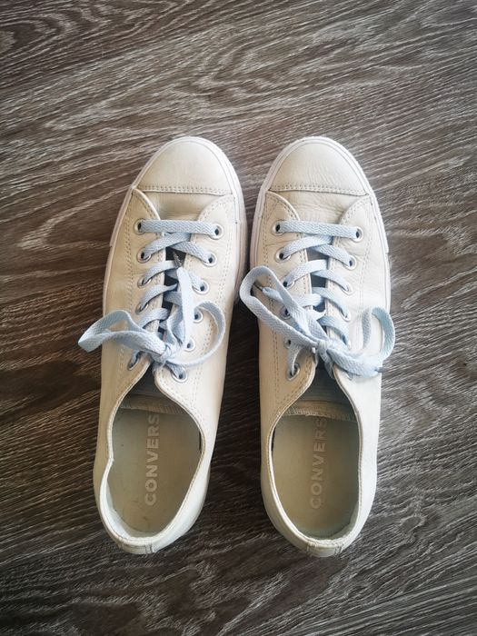 Tenesi din piele și talpa groasa Converse