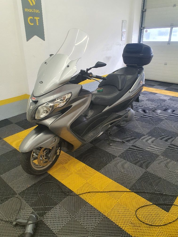 Suzuki burgman 400