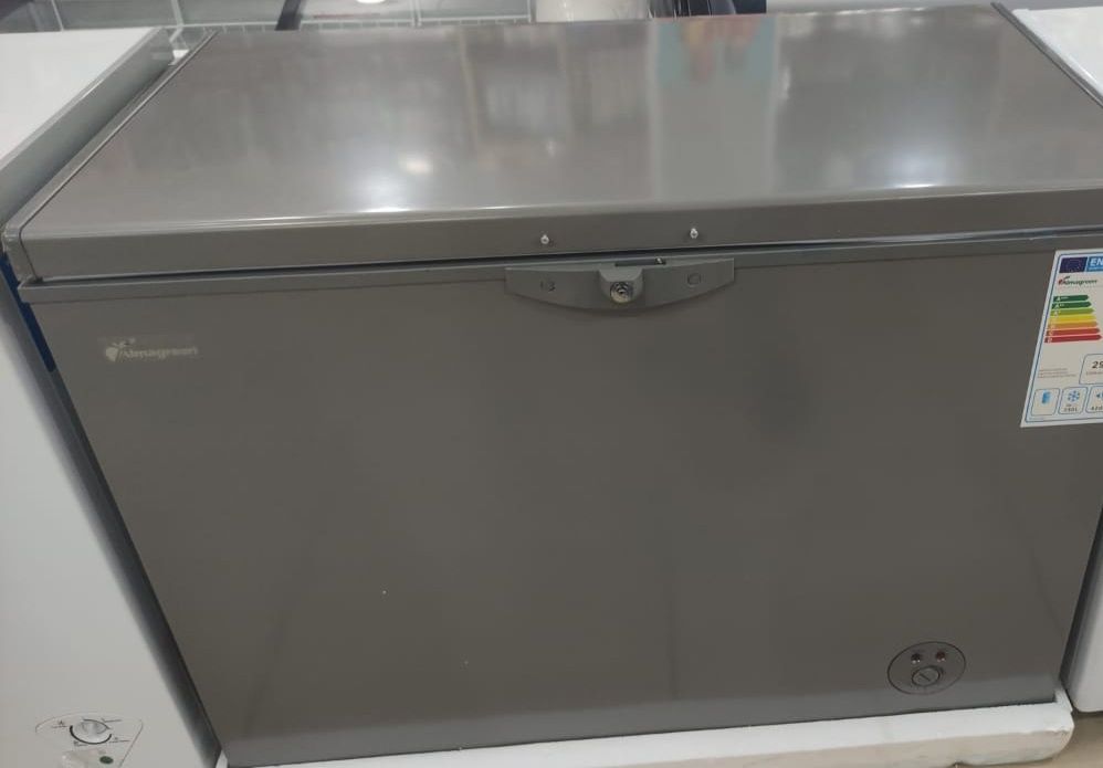 Продам  новый морозильник,холодильник IndesitБ/У