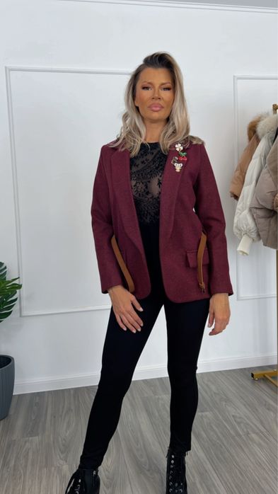 Sacou dama culoare burgundy detalii ce va scot in evidenta, calduros