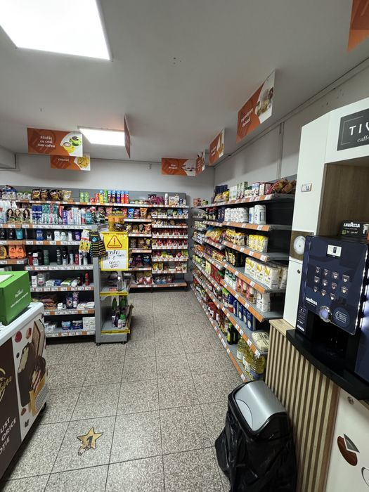 Vand afacere la cheie magazin alimentar La Doi Pasi
