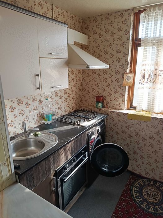 Срочно продаётся 3х комн квартира. На 3 этаже.