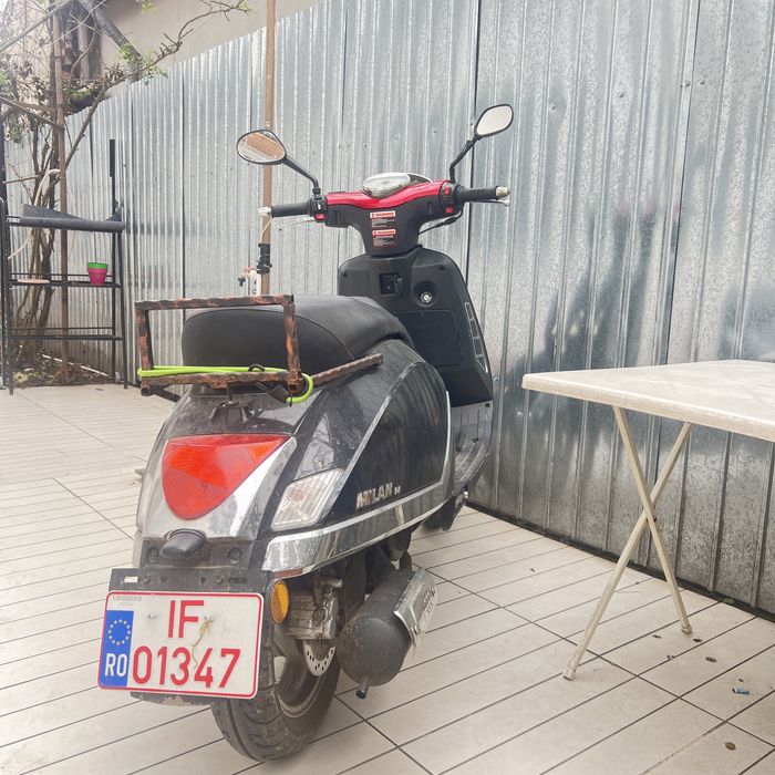 Scuter Pegasso Znen 49 cmc model Vespa doar 412 km