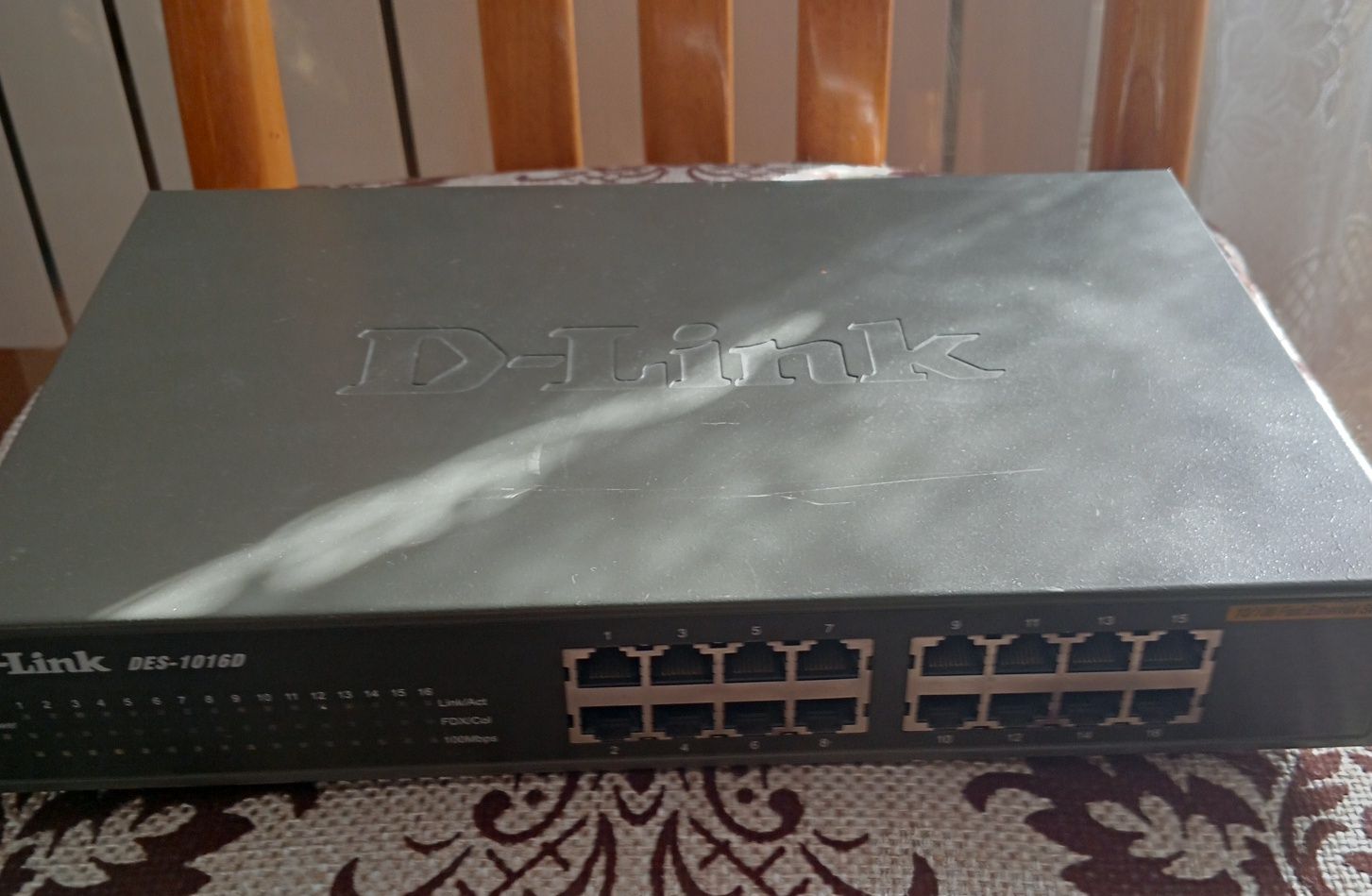 Продам 16ти портовый hub.