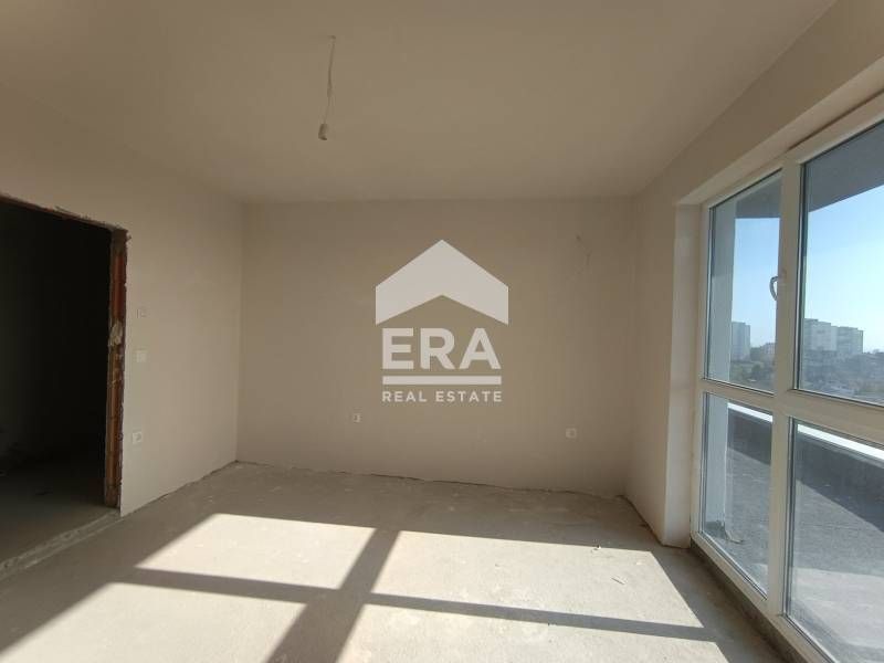 Тристаен апартамент в нова кооперация с Акт 16 в кв. "Изгрев" за прода