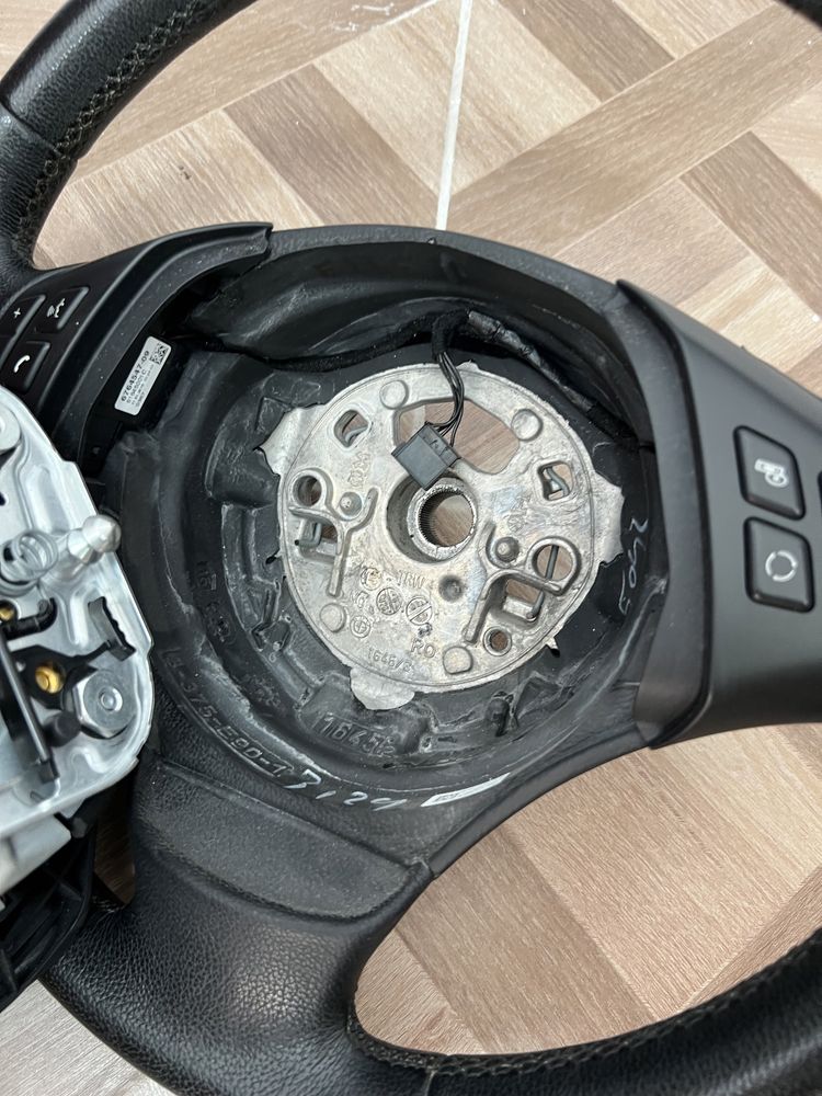 Volan cu aribag bmw e90 fara probleme 250 lei complet