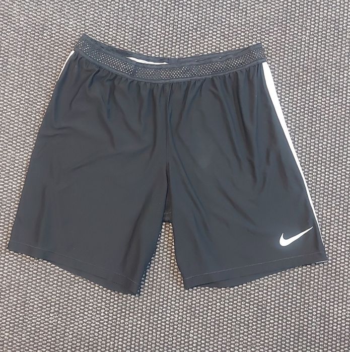 Nike aeroswift шорти L размер