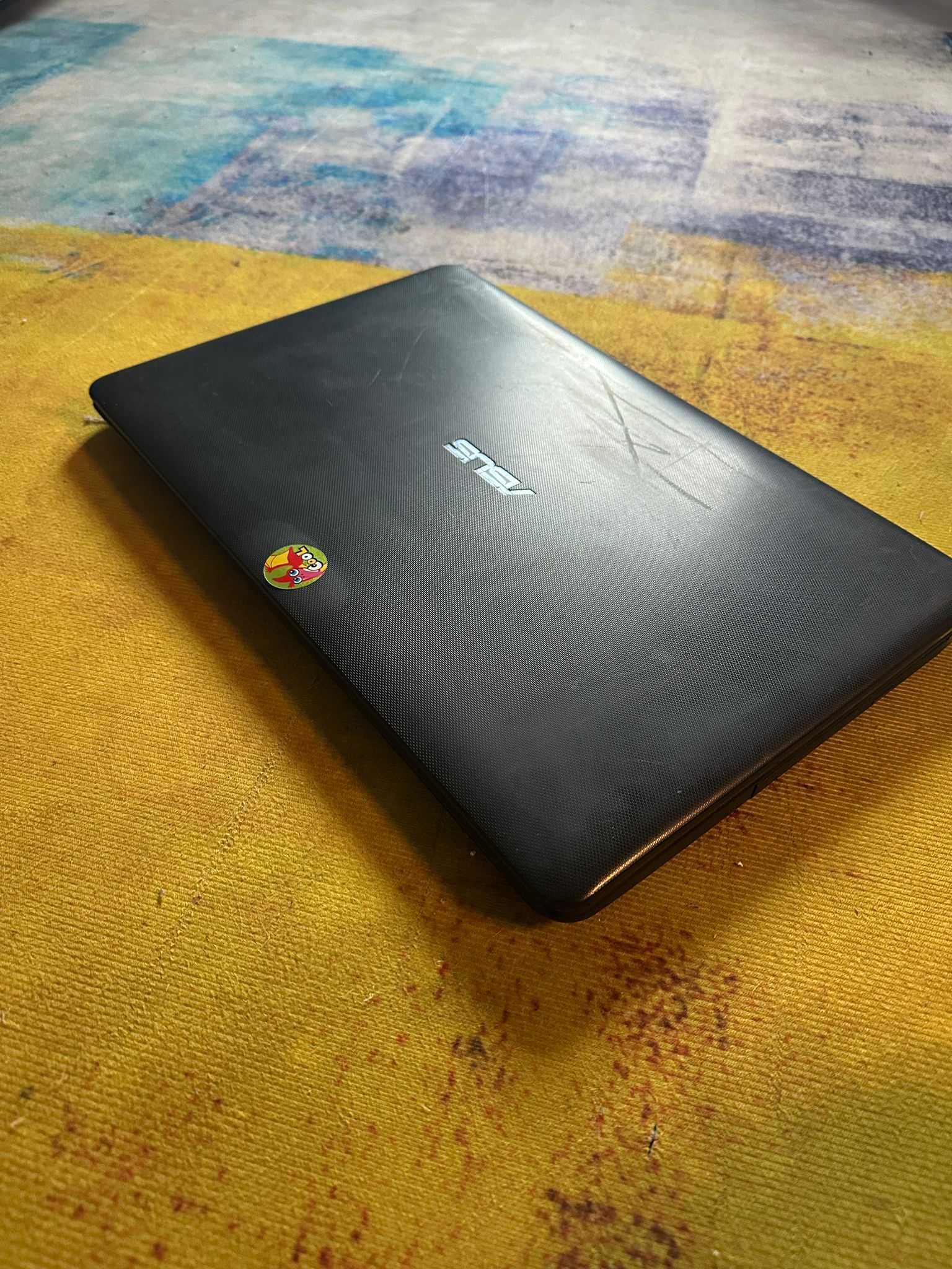 laptop asus x751, ecran mare 17, ram 8 gb, hdd 1tb