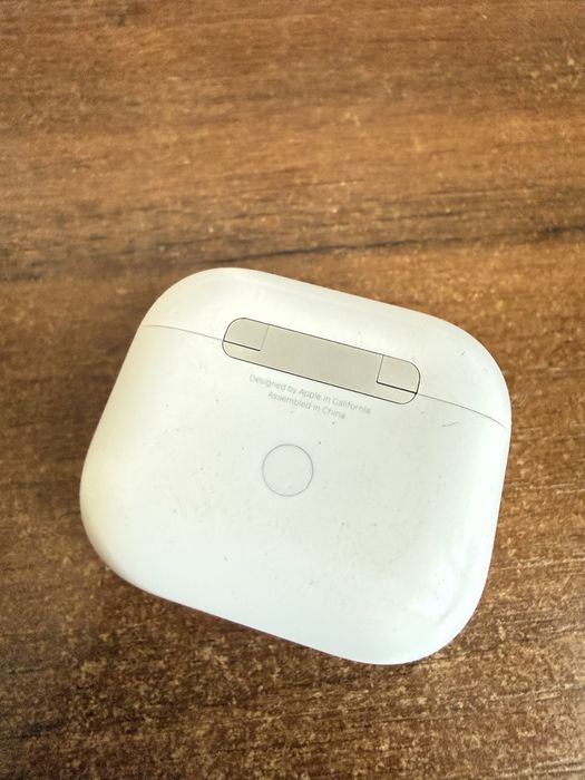 Продам Airpods 3