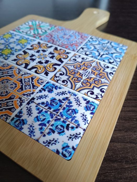 Fund de lemn practic și decorativ