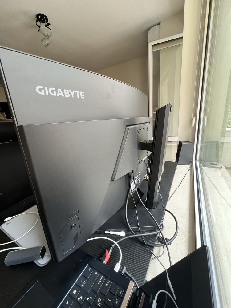 Монитор Gaming GIGABYTE 31.5", VA, QHD, 165hz, 1ms