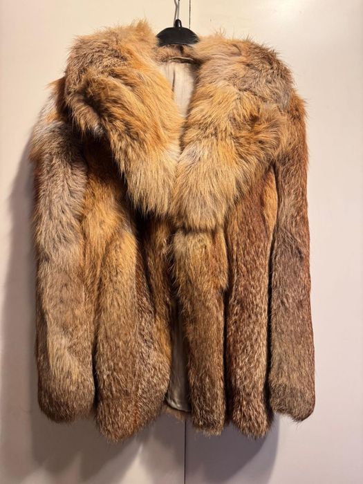 Haina de blana naturala de vulpe rosie de Romania