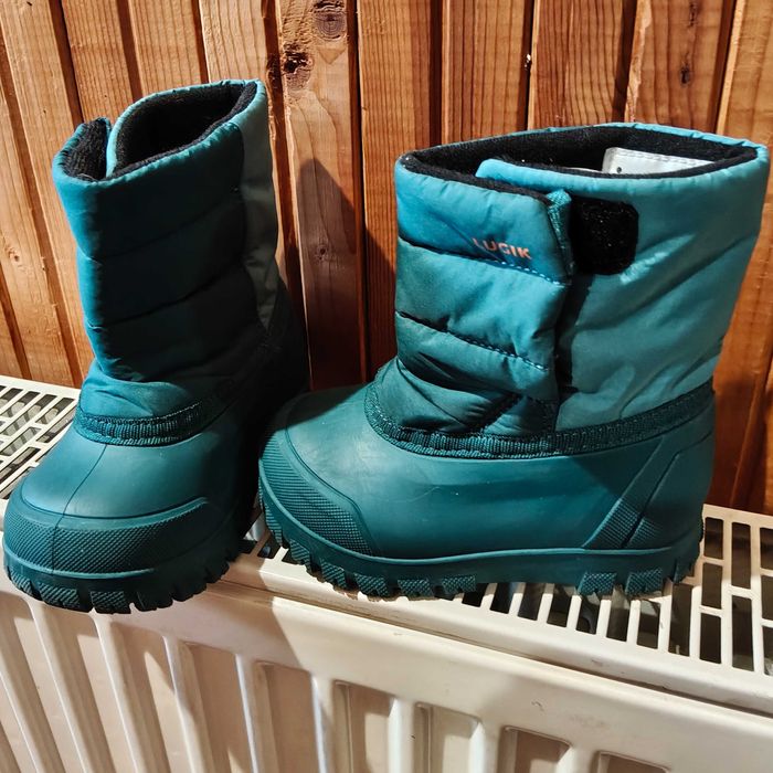 Топли обущета за малки крачета