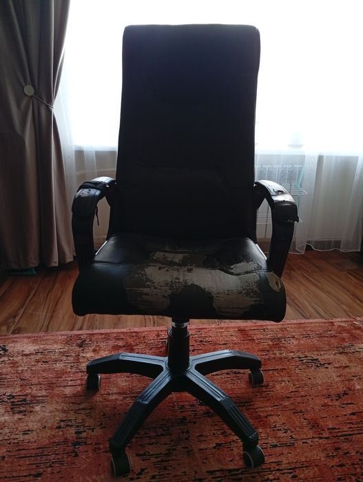 Кожаное кресло!!