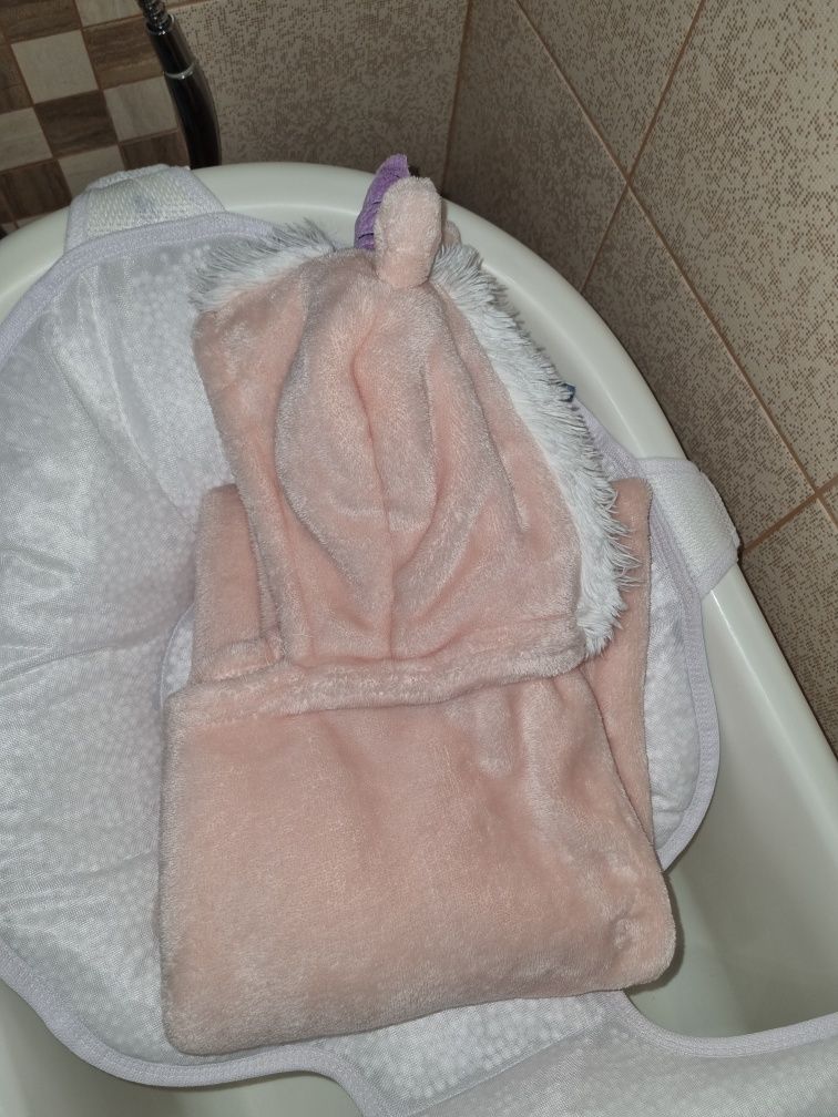 Бебешка вана със стойка + подарък подложка и хавлийка