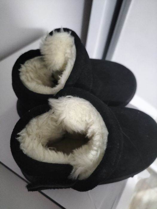 Ugg negre copiii