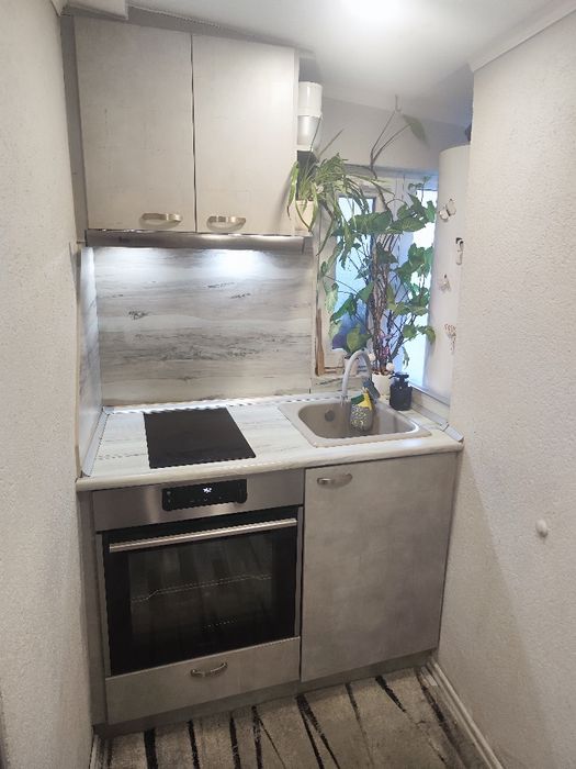 Продава къща Кралска зона