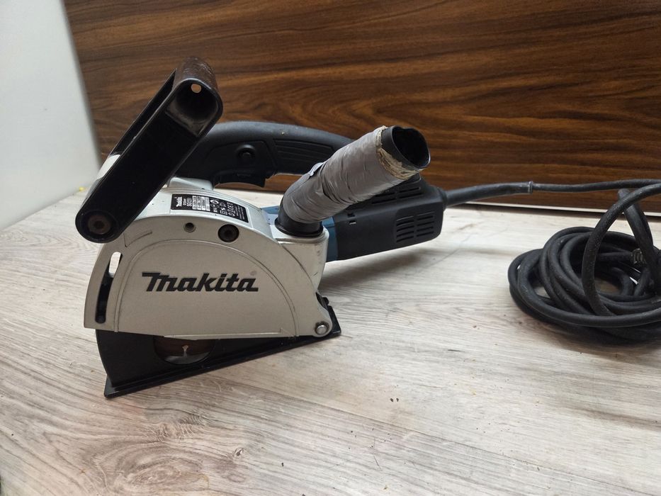 Masina de canelat Makita SG1251 , slituit