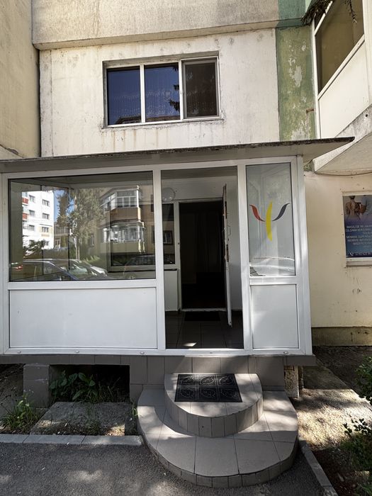 Inchiriez camera de cosmetica/makeup