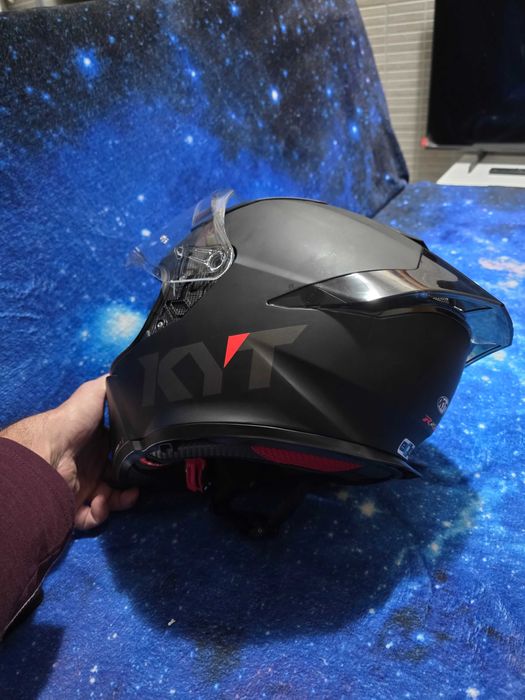 Vand cască motocicleta in stare impecabila. Achitată acum cateva zile