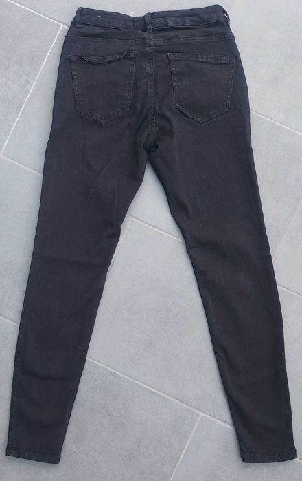 Blugi negri Zara, fete, marimea 36-38, pret 35 lei