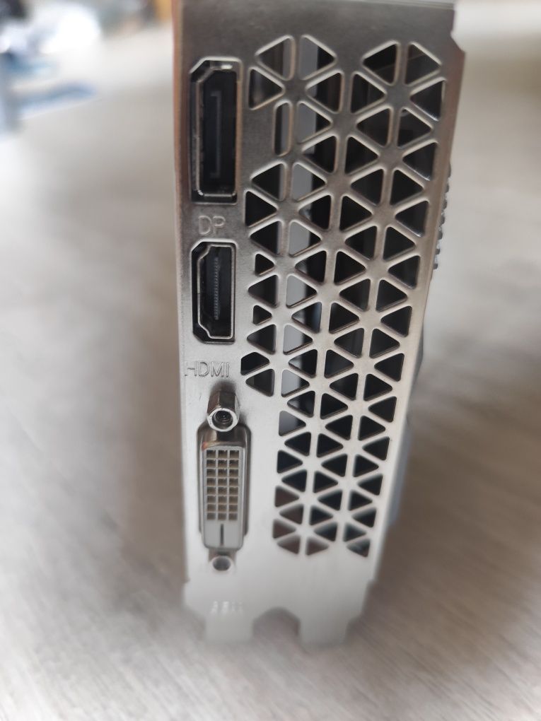 Видео карта GTX1650 4GB