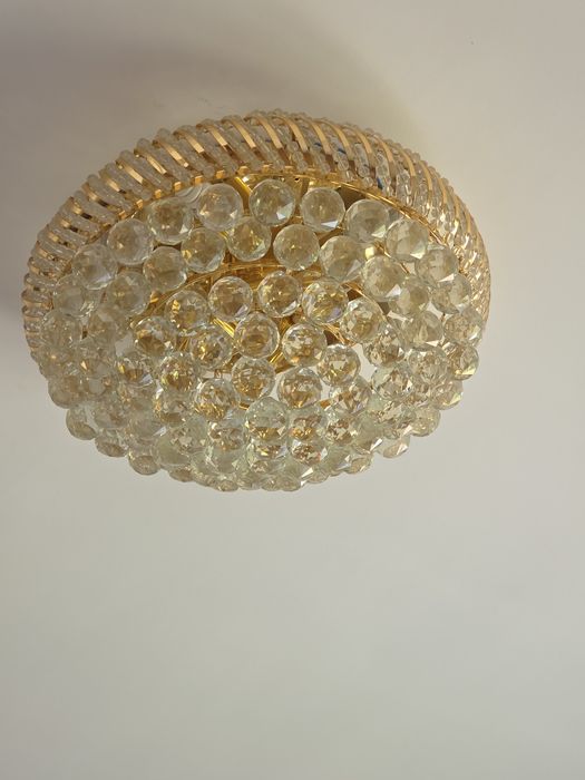 Продам люстры.в отличном состоянии