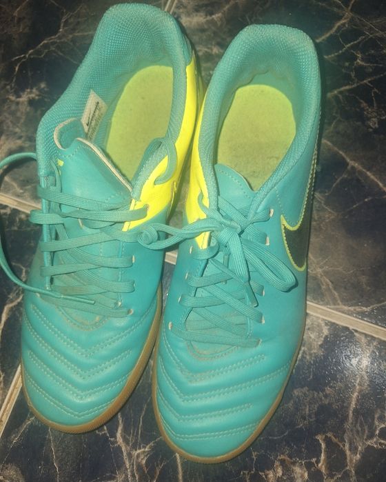 Adidași de fotbal Nike