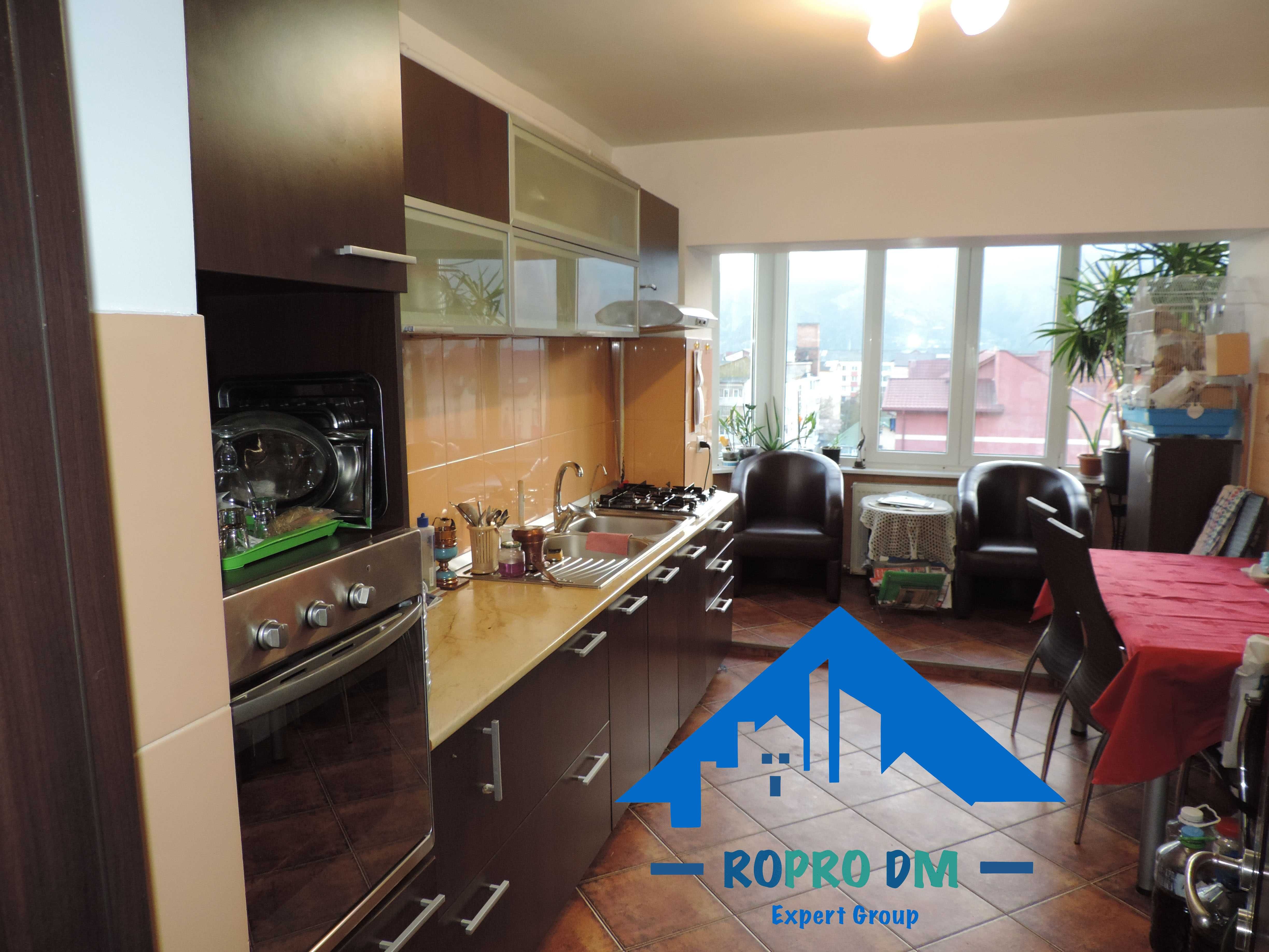 Apartament cu trei camere în Mărăței, Piatra Neamț