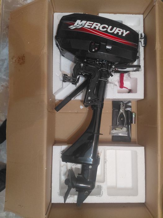 Мотор для лодки Меркурий