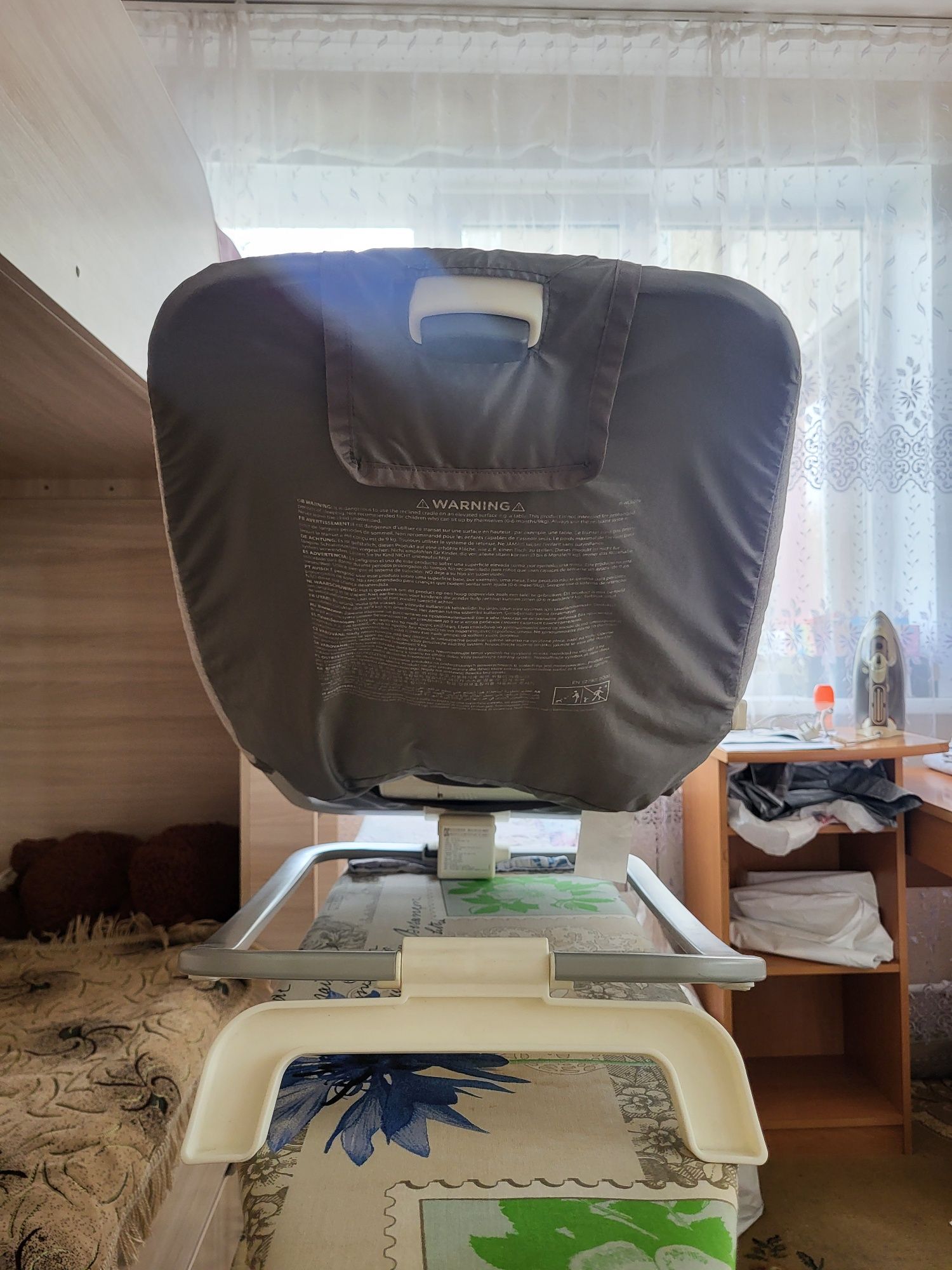 Шезлонг Joie в хорошем состоянии.
