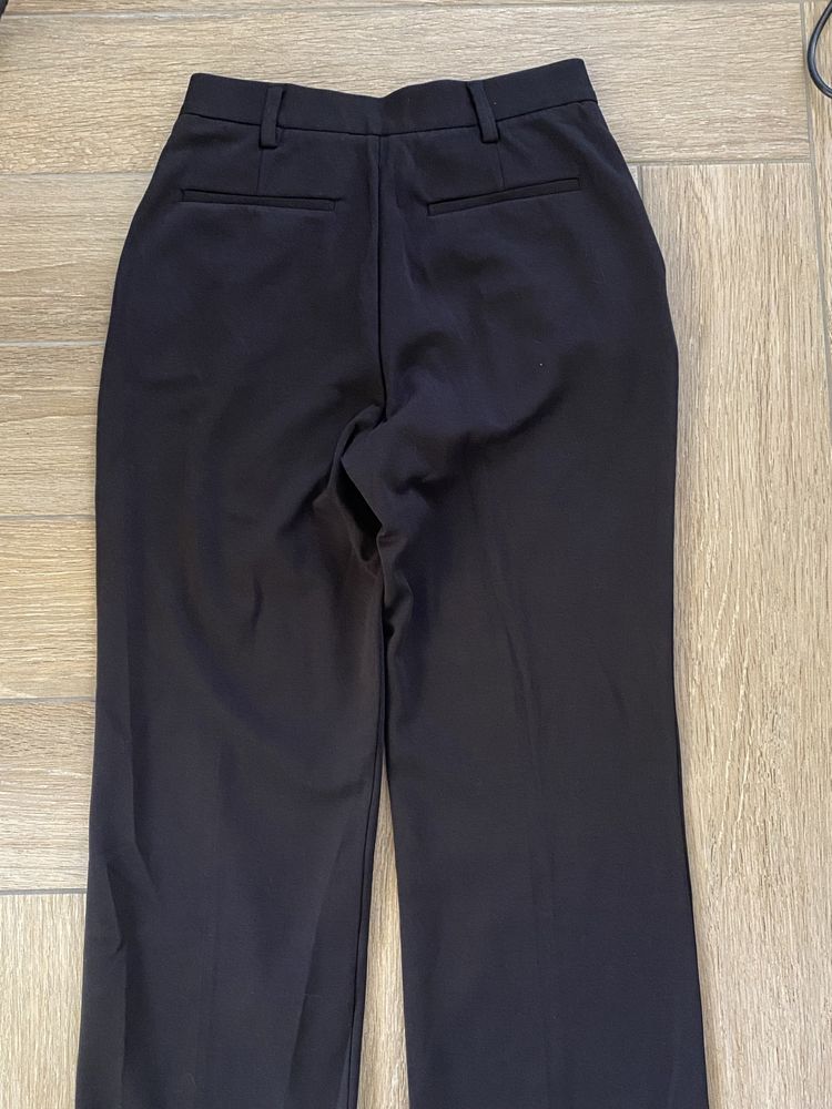 Нов елегантен мъжки панталон на Zara с висока талия