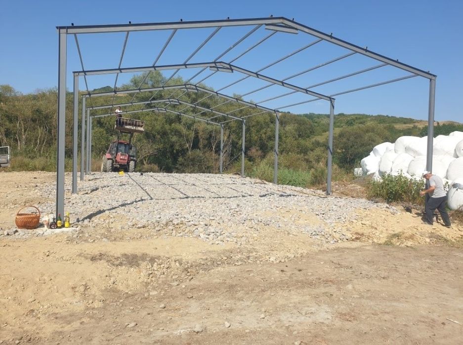 Hala metalica 15x20 din profile cu teava pe acoperis la Reducere