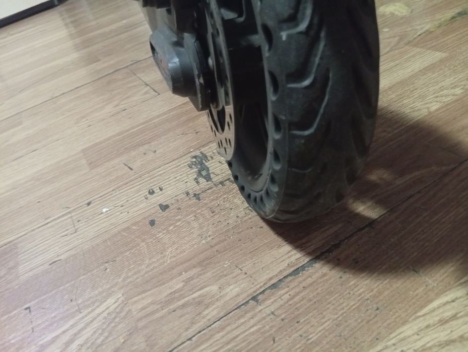 Xaomi pro2 funcționează perfect autonomie 45 km viteza 25 km cu limita