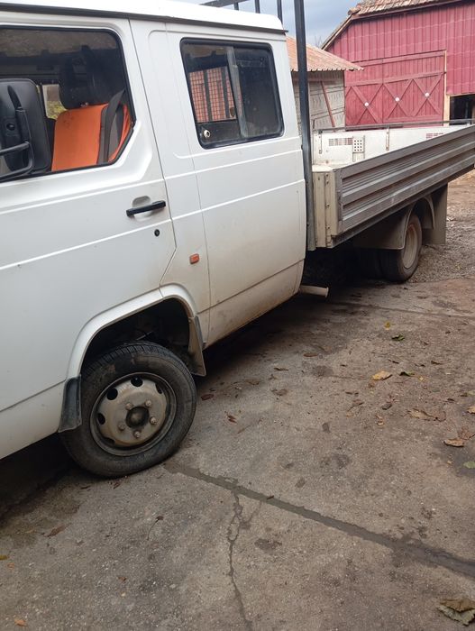 Autoutilitară Nissan Trade