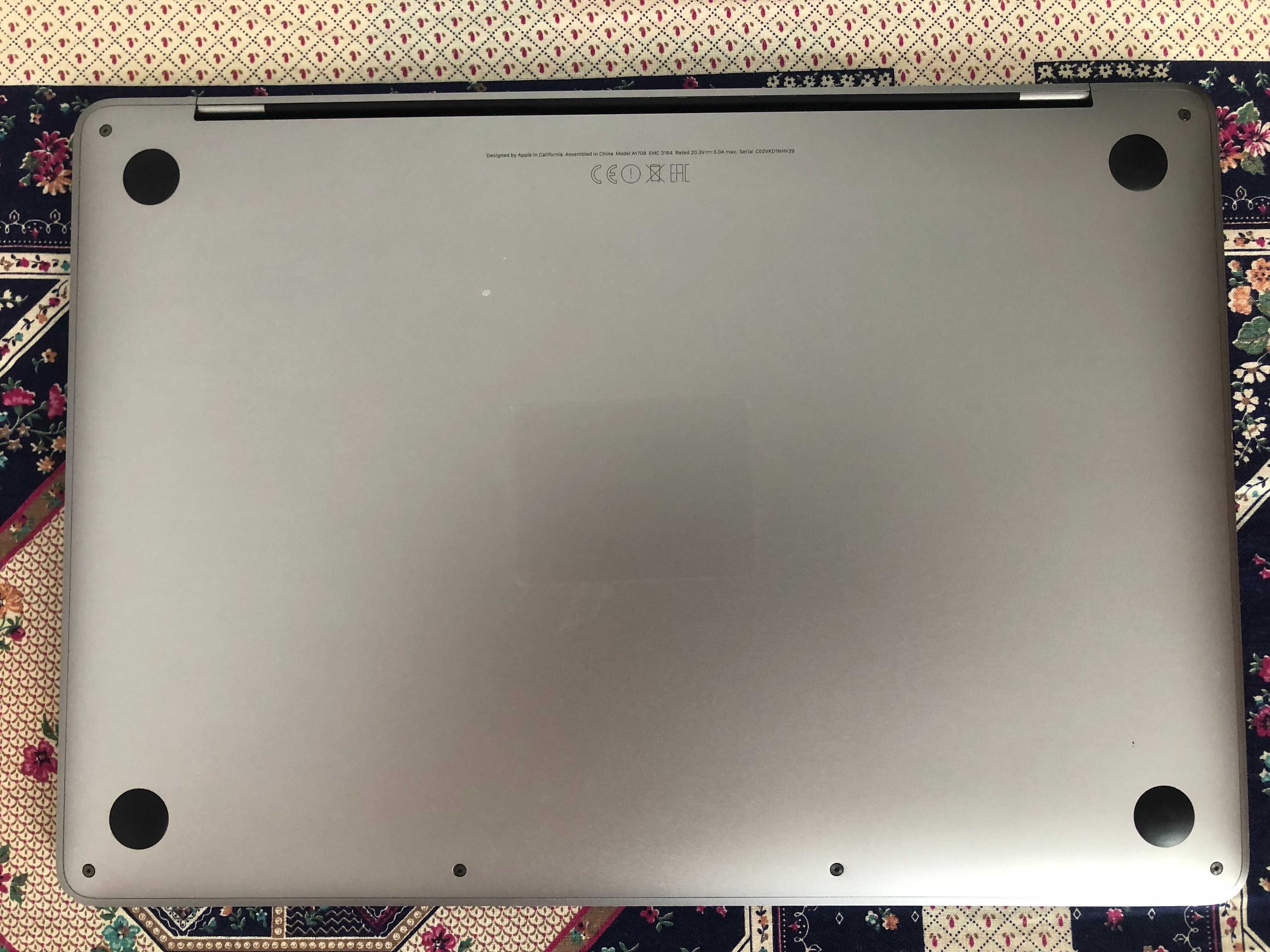 MacBook Pro 13 " Retina 2017 i5 2,3 GHz, 8 GB, SSD 256 GB. IMPECABIL