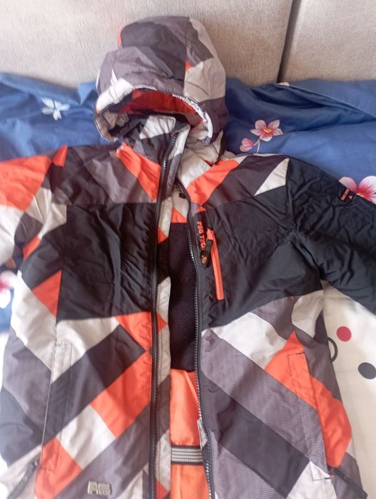 Продаю зимний лыжный костюм для мальчика