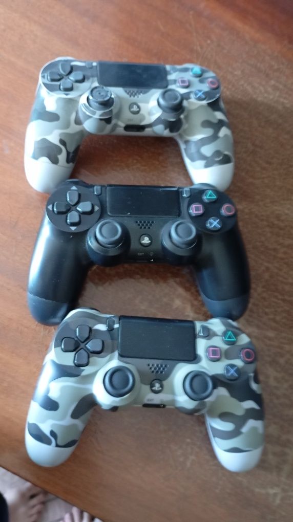 PLAYSTATION пс4 в отличном состояние.